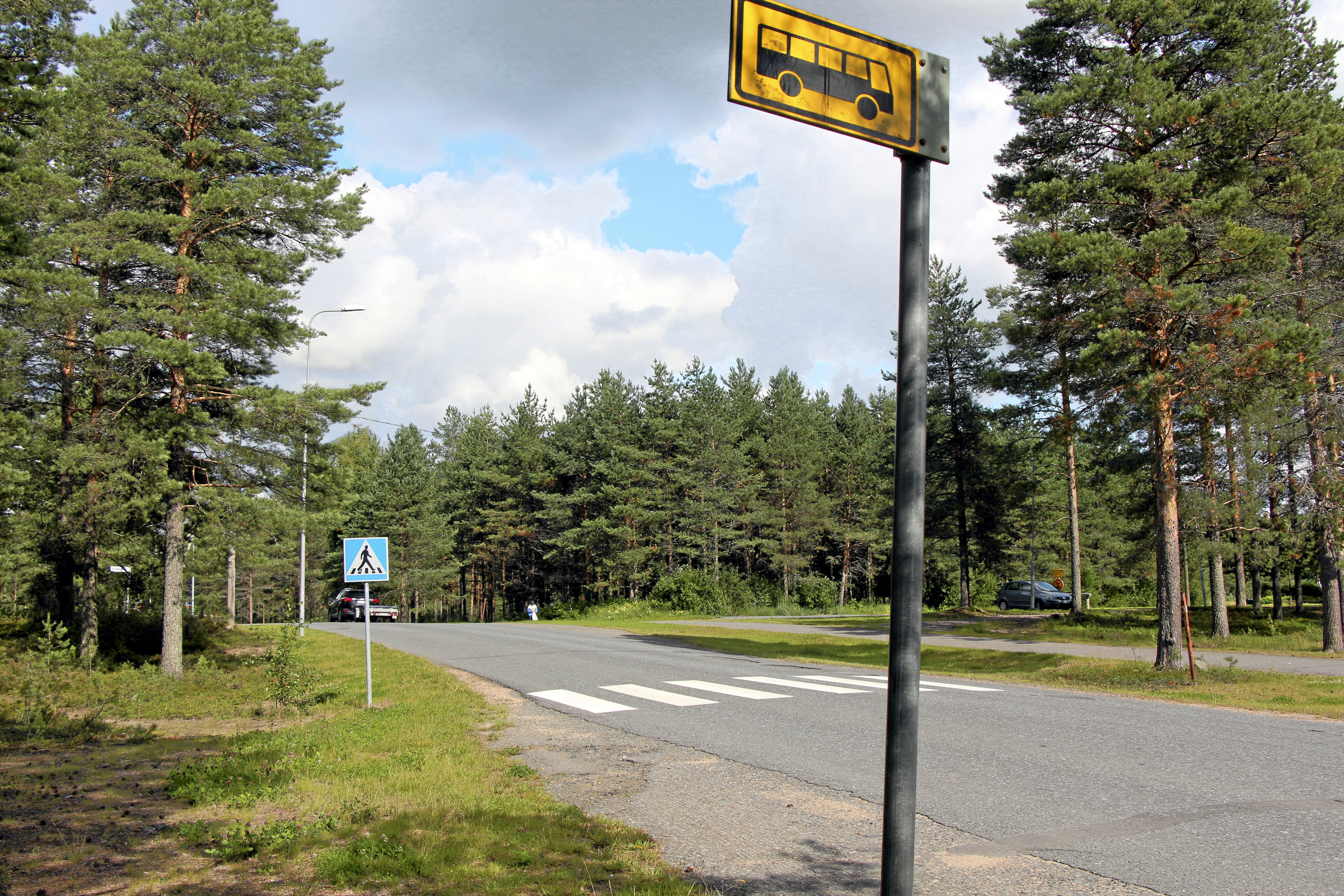 Jäälin joukkoliikenne siirtyy Kehätieltä Laivakankaantielle - Iin  peruskoululaisten koulukuljetuksia siirtyy avoimeen joukkoliikenteeseen￼ -  Rantapohja