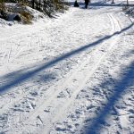 Ladut kutsuvat jo monin paikoin, vaikka lumen vähyys on haitannutkin latujen tekoa.