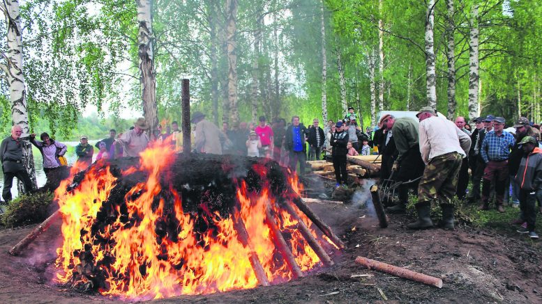 Tervahaudan sytytysjuhla on yksi TervasTiiman kohokohdista. (Kuva: Rantapohjan arkisto)