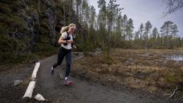 Polkujuoksukisoissa pääsee nauttimaan vaihtelevasta maastosta ja maisemasta. Kuva: Rami Valonen