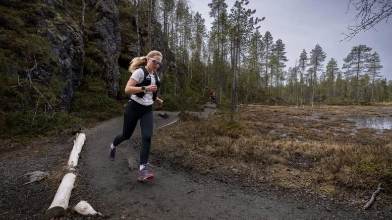 Polkujuoksukisoissa pääsee nauttimaan vaihtelevasta maastosta ja maisemasta. Kuva: Rami Valonen