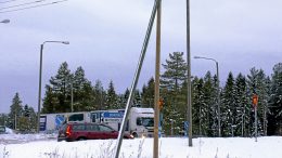 Reilu kolmannes henkilö- ja pakettiautoilijoiden aiheuttamista kohtaamisonnettomuuksista tapahtui lumisella tai jäisellä ajokelillä. Arkistokuva