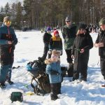 Arttu Lauhikari, Alina Lauhikari, Laura Moilanen ja Rainer Moilanen olivat tulleet pilkkimään yhdessä Juho, Robert ja Kaarlo Klasilan kanssa. Mukana menossa oli myös vasta kuukauden ikäinen vauva Moilanen, joka oli taatusti tapahtuman nuorin kävijä.